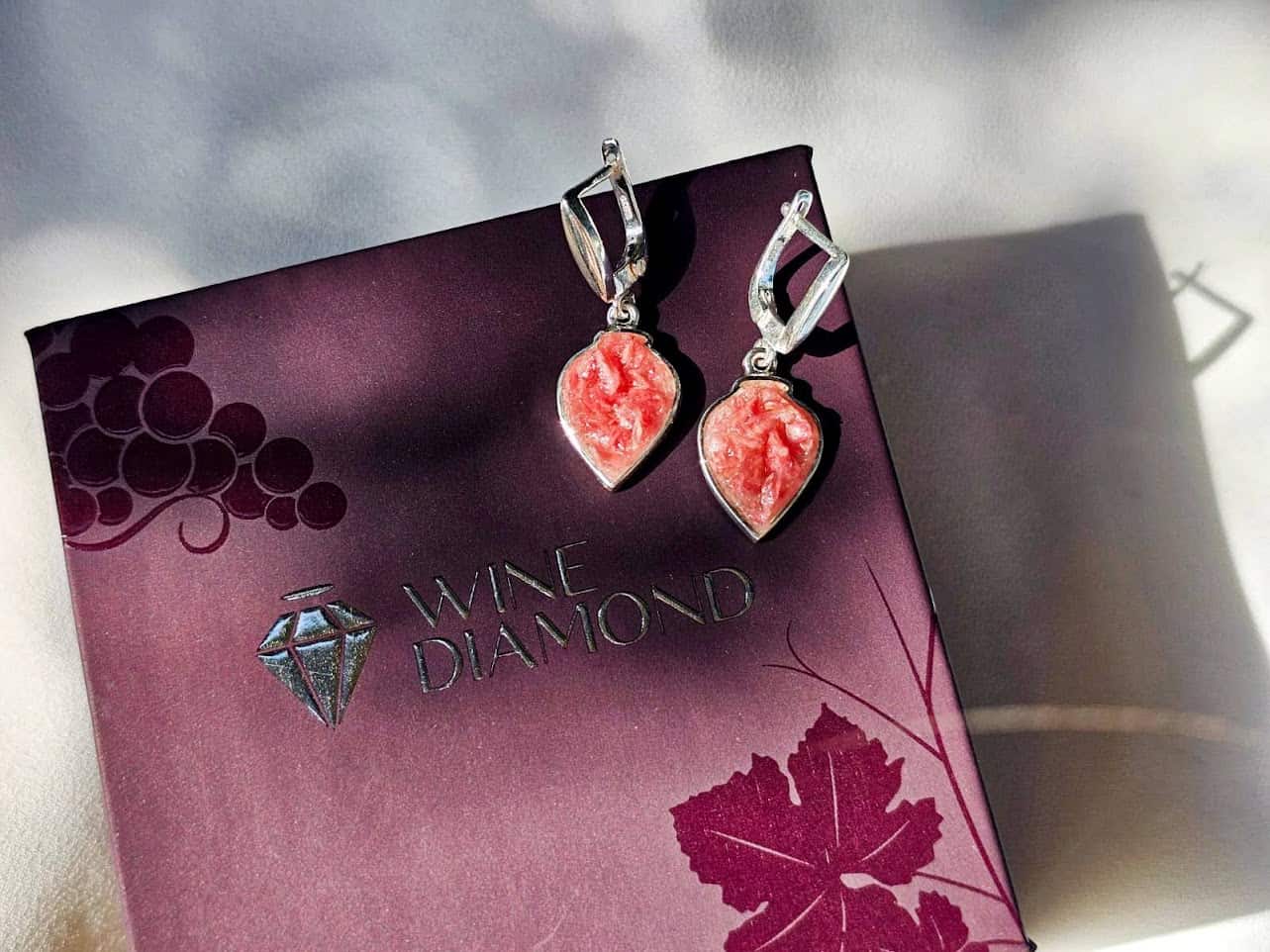 Earring "Miniature Kvevri" (Saperavi Rose)